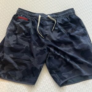 Vuori Banks Short Blue Camo Size XL